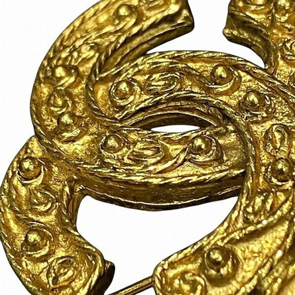 CHANEL Gold Logo Brooch - Picture 9 of 9